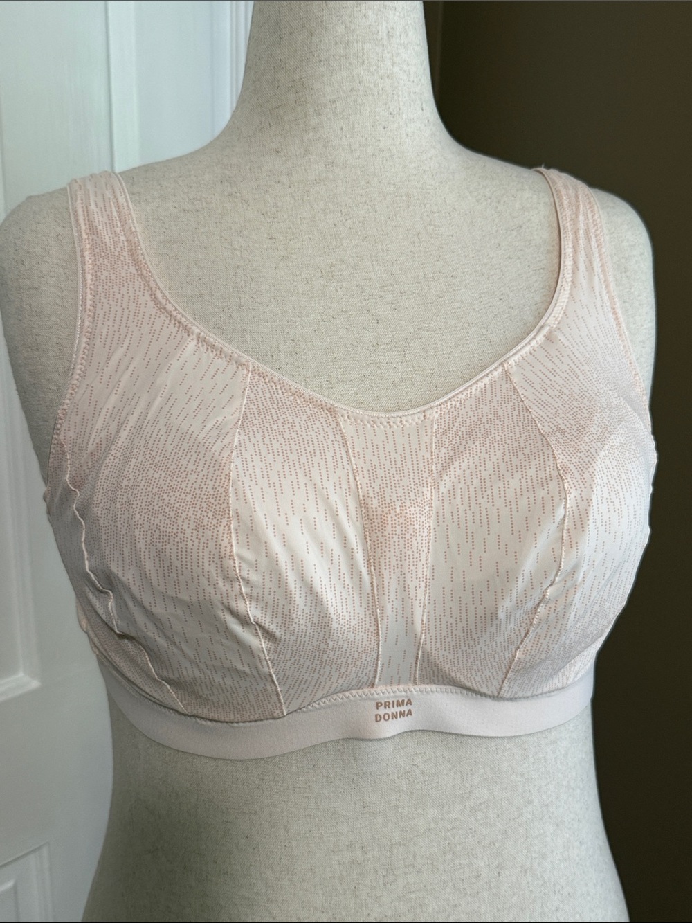 Prima Donna The Gym Wireless Soft Support Bra in Pale Pink